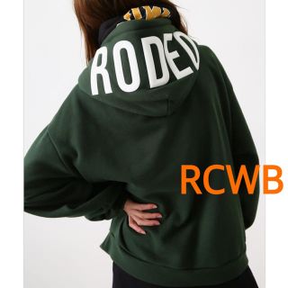 ロデオクラウンズワイドボウル(RODEO CROWNS WIDE BOWL)の新品 ★ RCWB ★ 大人気 激かわ ロゴ フーディー パーカー(パーカー)