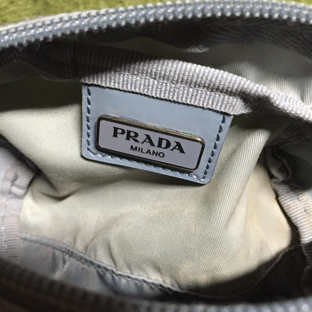 PRADA(プラダ)のPRADAポーチブルー レディースのファッション小物(ポーチ)の商品写真