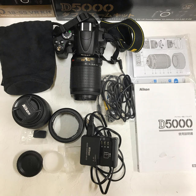 再値下げ【Nikon★ニコン】D5000 ダブルズームキット キャリーバッグ付デジタル一眼