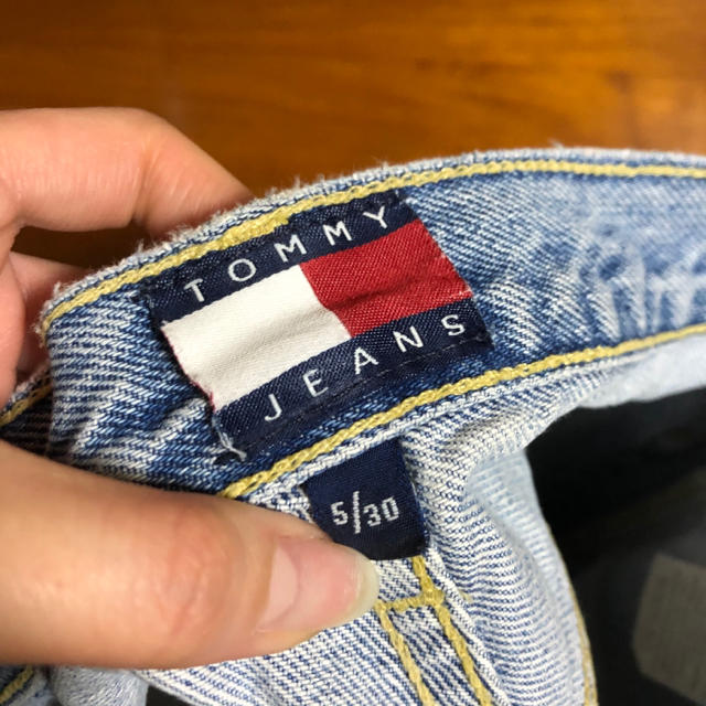 TOMMY HILFIGER(トミーヒルフィガー)のtommy デニム　ショートパンツ レディースのパンツ(ショートパンツ)の商品写真