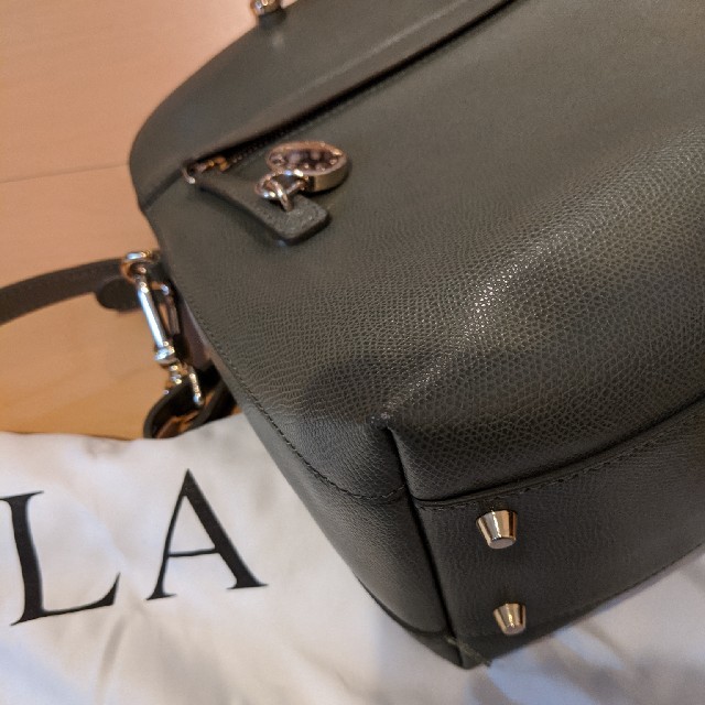 フルラ　FURLA　パイパー　Ｌ　美品　カーキ