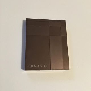 ルナソル(LUNASOL)のルナソル ペタルピュアアイズ(アイシャドウ)