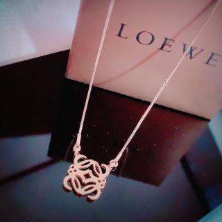 ロエベ(LOEWE)のロエベ　ゴールドカラーネックレス(ネックレス)