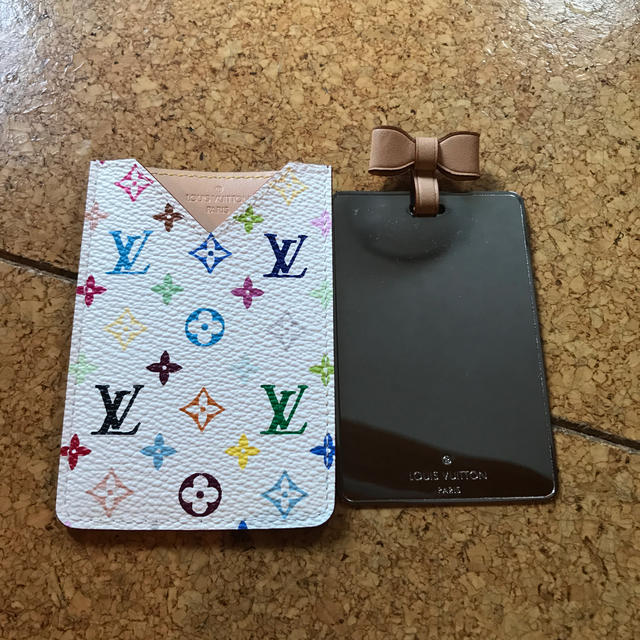 LOUIS VUITTON(ルイヴィトン)の手鏡　LV ルイヴィトン レディースのファッション小物(ミラー)の商品写真