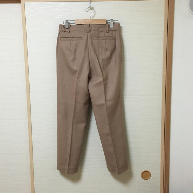 BEAMS(ビームス)の新品・ベージュボタニーウールパンツ レディースのパンツ(カジュアルパンツ)の商品写真