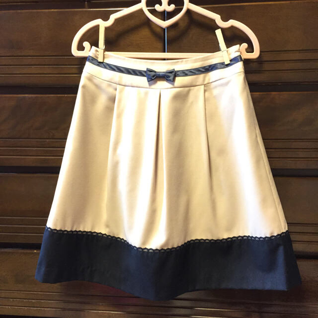Rew de Rew(ルーデルー)のベージュ/ネイビースカート レディースのスカート(ひざ丈スカート)の商品写真