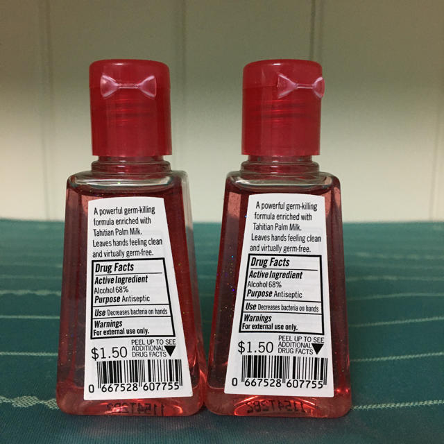 Bath & Body Works(バスアンドボディーワークス)のBath&BodyWorks アルコールジェル　2本セット　ハンドジェル　新品 インテリア/住まい/日用品のキッチン/食器(アルコールグッズ)の商品写真