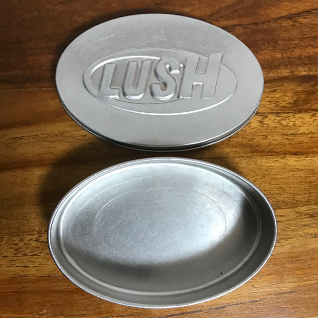 LUSH(ラッシュ)の英国 LUSH 石鹸の空缶　送料無料 コスメ/美容のボディケア(その他)の商品写真