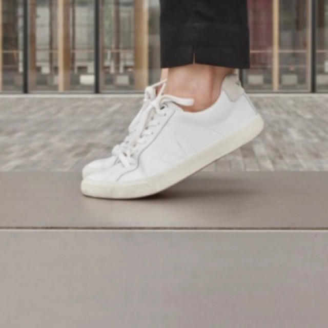 人気カラー！ VEJA ESPLAR ホワイト/ゴールド☆ unisex 国内発送 ヴェジャ Veja スニーカー ESPLAR LOGO レディース レザー