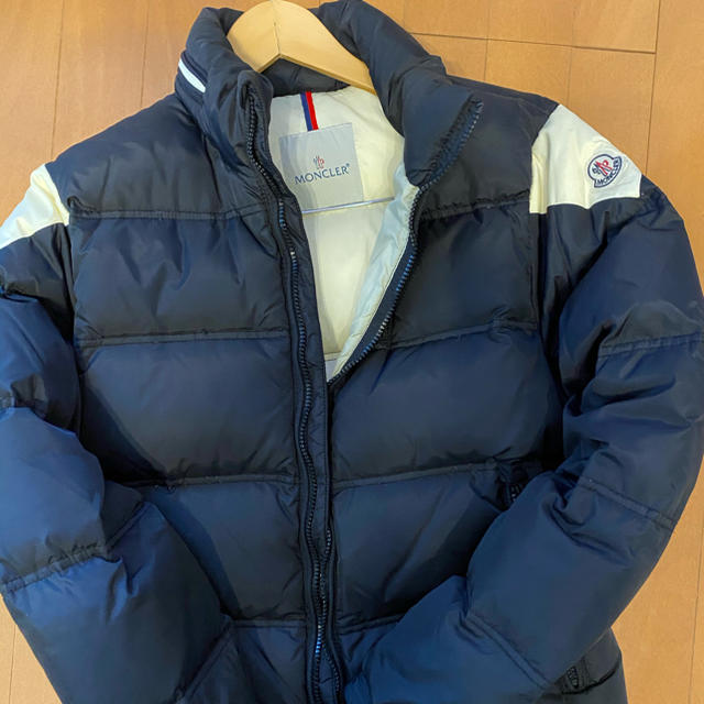 MONCLER(モンクレール)のモンクレール　ダウン メンズのジャケット/アウター(ダウンジャケット)の商品写真