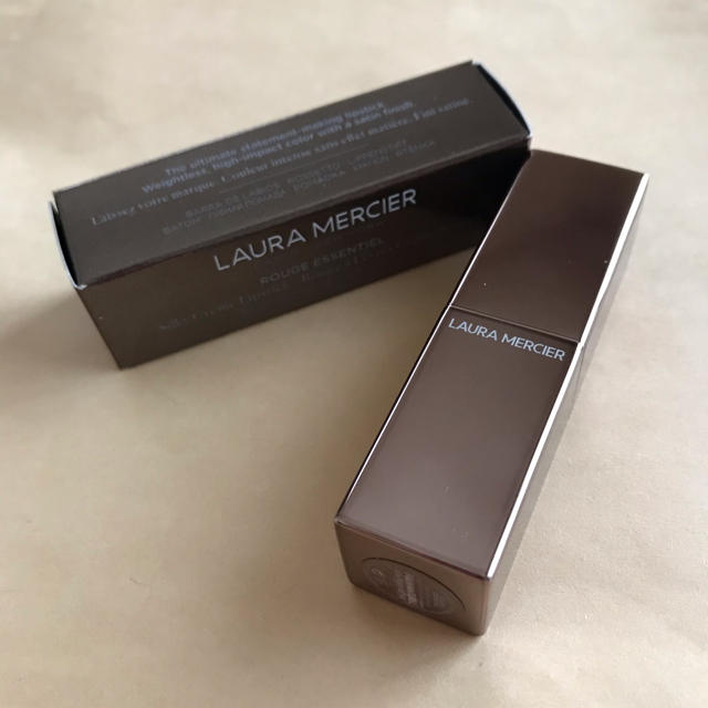 laura mercier(ローラメルシエ)のルージュ エッセンシャル シルキー クリーム リップスティック 05 新品  コスメ/美容のベースメイク/化粧品(口紅)の商品写真