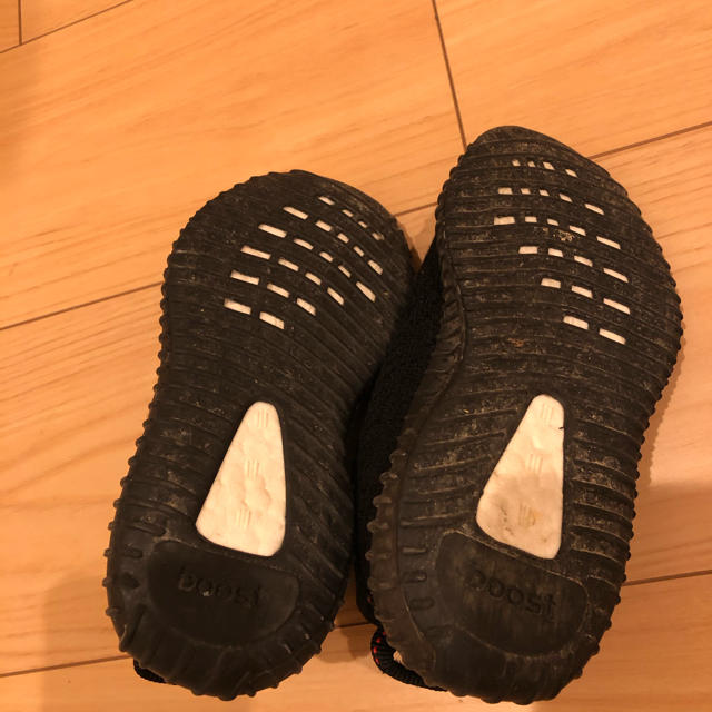 adidas(アディダス)のアディダス　イージーブースト　キッズ キッズ/ベビー/マタニティのベビー靴/シューズ(~14cm)(スニーカー)の商品写真