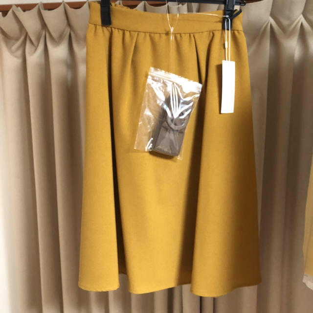 anySiS(エニィスィス)のanysis⭐️スカート、ベルト付き、新品未使用、Lサイズ レディースのスカート(ひざ丈スカート)の商品写真