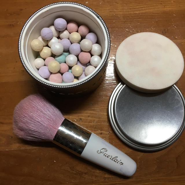 GUERLAIN(ゲラン)のゲラン　メテオリット　フェイスパウダー　ブラシ コスメ/美容のベースメイク/化粧品(フェイスパウダー)の商品写真