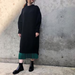 ハイク(HYKE)のHYKE 19AW 完売 CREWNECK SWEATER DRESS/黒(ニット/セーター)