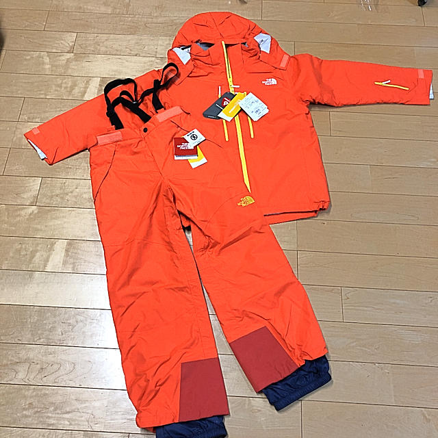 THE NORTH FACE(ザノースフェイス)の新品♡150㎝ ノースフェイス スキー　スノーボード  ウェアー スポーツ/アウトドアのスキー(ウエア)の商品写真