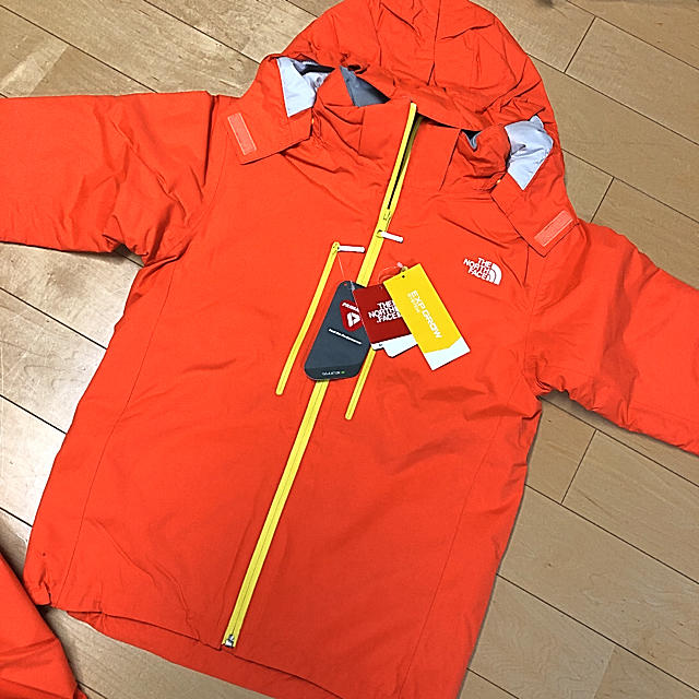 THE NORTH FACE(ザノースフェイス)の新品♡150㎝ ノースフェイス スキー　スノーボード  ウェアー スポーツ/アウトドアのスキー(ウエア)の商品写真