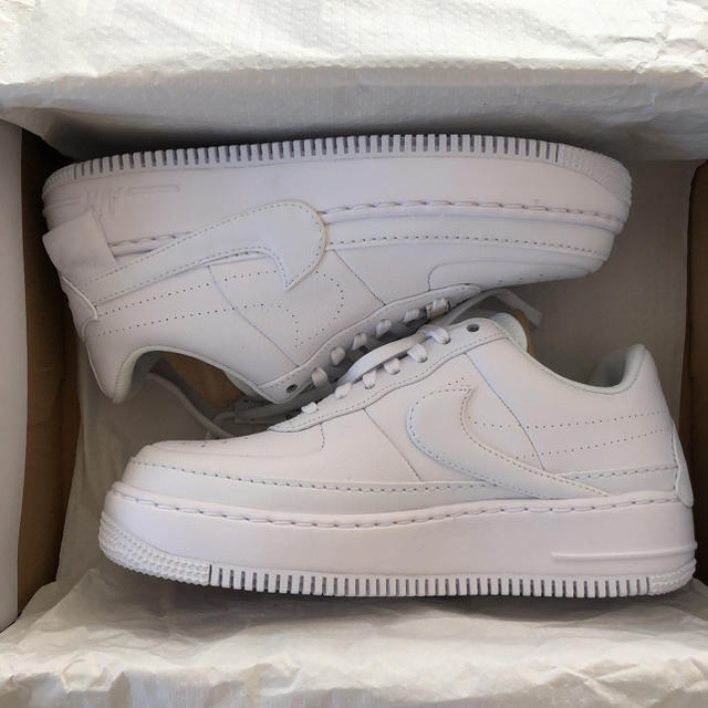 NIKE(ナイキ)の24㎝ NIKE AIRFORCE 1 JESTER XX ホワイト レディースの靴/シューズ(スニーカー)の商品写真