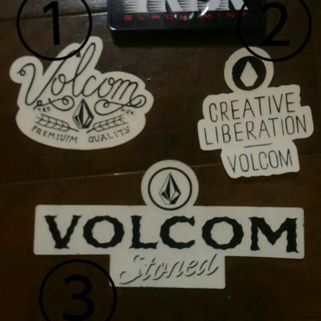 volcom(ボルコム)の非売品VOLCOM　ステッカー スポーツ/アウトドアのスノーボード(その他)の商品写真