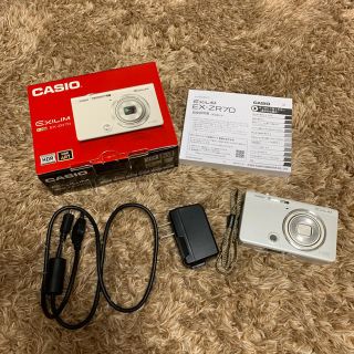 カシオ(CASIO)のCASIO EXILIM EX-ZR70WE デジカメ  ホワイト(コンパクトデジタルカメラ)