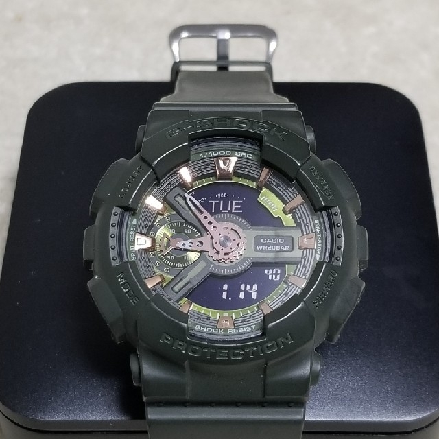 G-SHOCK(ジーショック)のシャーク様専用 G-shock GMA-S110CM カーキ＆ゴールド 中古 メンズの時計(腕時計(アナログ))の商品写真