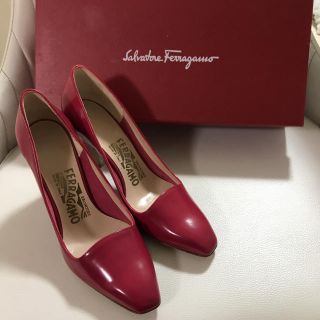 サルヴァトーレフェラガモ(Salvatore Ferragamo)の☆未使用☆FERRAGAMO パンプス(ハイヒール/パンプス)