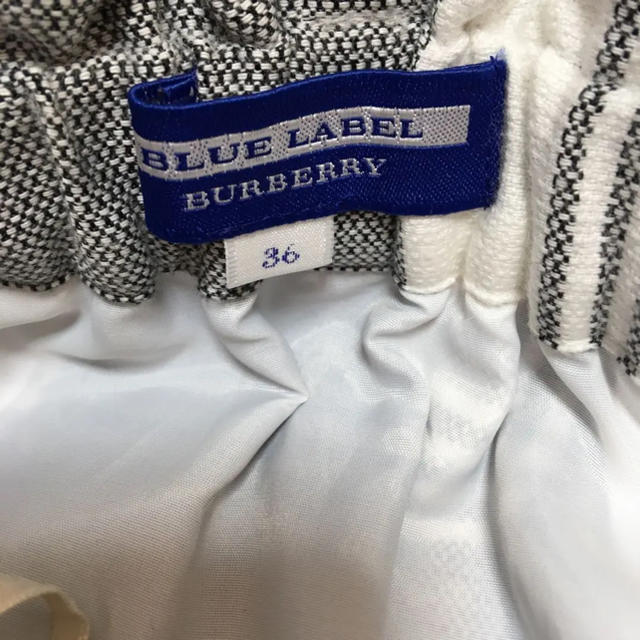 BURBERRY BLUE LABEL(バーバリーブルーレーベル)のバーバリー   フレアスカート  レディースのスカート(ミニスカート)の商品写真