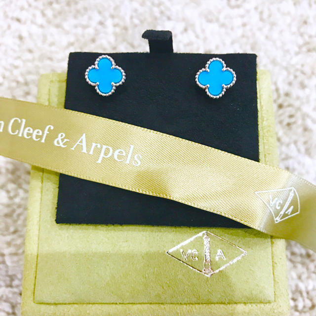 Van Cleef & Arpels - Vancleef & Arpels 新品スウィートアルハンブラピアス ターコイズの通販 by