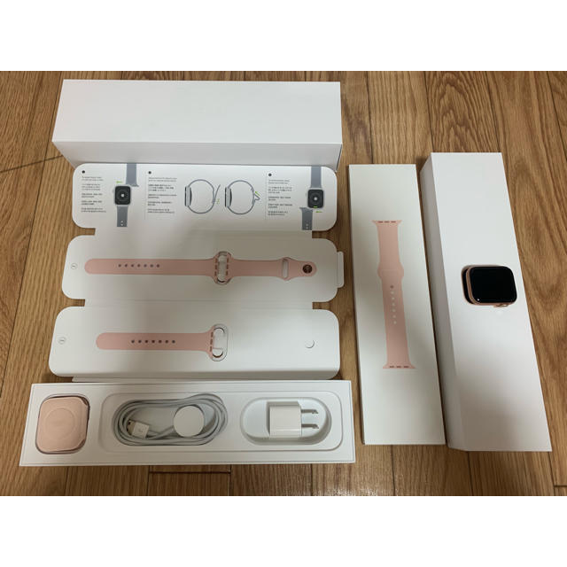 Apple Watch(アップルウォッチ)のApple Watch Series 4 GPSモデル 44mm ピンクゴールド メンズの時計(腕時計(デジタル))の商品写真