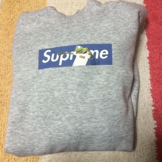 シュプリーム(Supreme)のsupreme プルオーバー(パーカー)