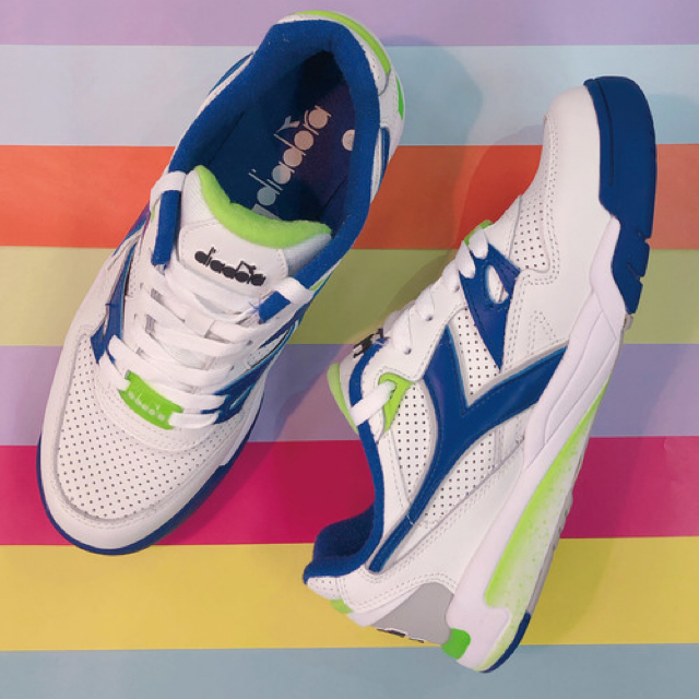 DIADORA(ディアドラ)の新品 定価14300円　DIADORA  スニーカー 22.5、23cm大特価！ レディースの靴/シューズ(スニーカー)の商品写真