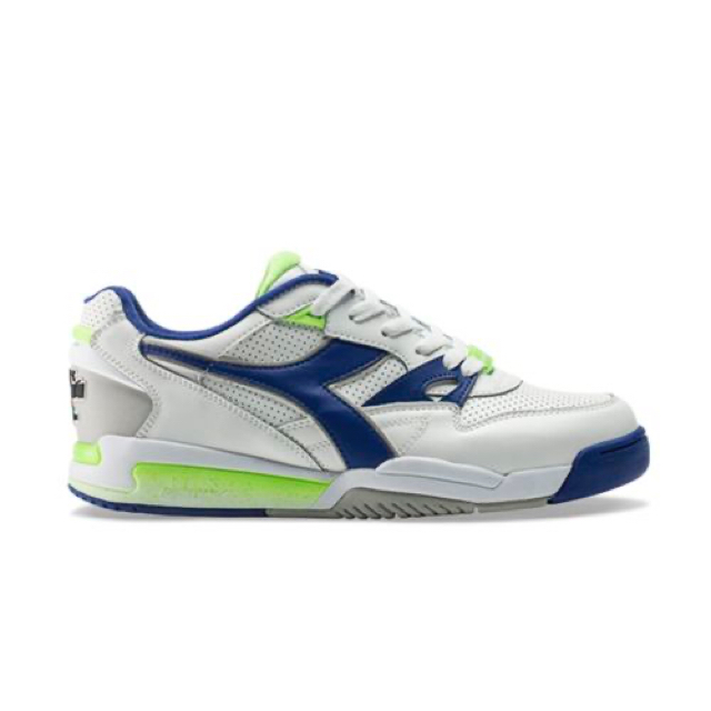 DIADORA(ディアドラ)の新品 定価14300円　DIADORA  スニーカー 22.5、23cm大特価！ レディースの靴/シューズ(スニーカー)の商品写真