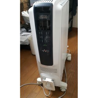 デロンギ(DeLonghi)のデロンギ　オイルヒーター(オイルヒーター)