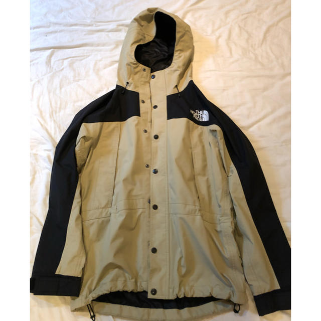 THE NORTH FACE(ザノースフェイス)の希少ツイルベージュ　S マウンテンライトジャケット メンズのジャケット/アウター(マウンテンパーカー)の商品写真