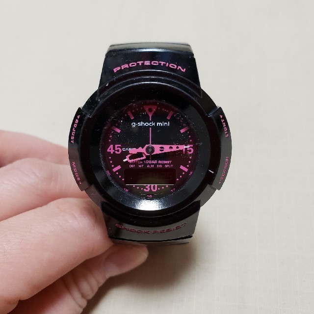 【今月いっぱいお値下げ中】g―shock mini レディースのファッション小物(腕時計)の商品写真