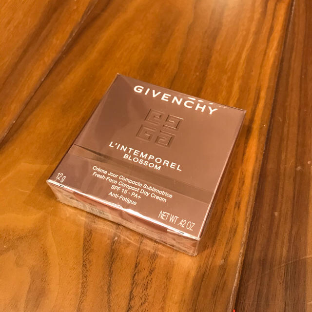 GIVENCHY ランタンポレルブロッサムクリームコンパクト 12g