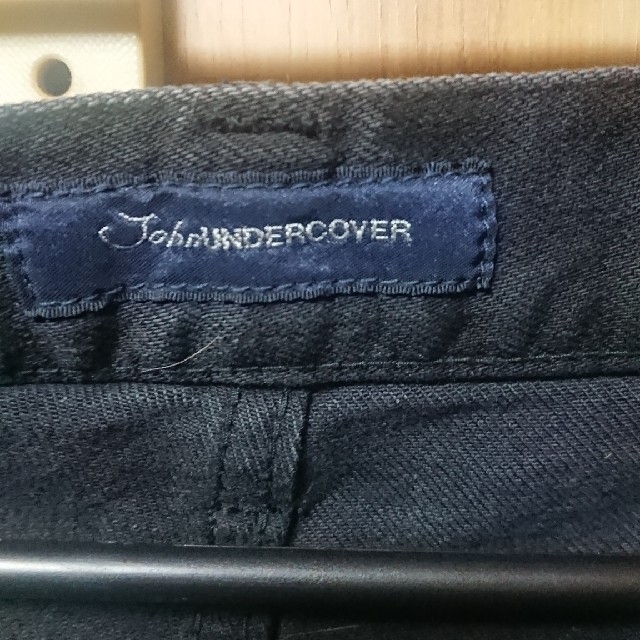 UNDERCOVER(アンダーカバー)のjohn undercover 15s/s 膝パッチ スキニーデニム メンズのパンツ(デニム/ジーンズ)の商品写真