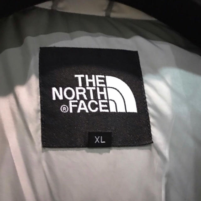 THE NORTH FACE(ザノースフェイス)の美品 希少ホワイト! THE NORTH FACE ヌプシ ダウンベスト レディースのジャケット/アウター(ダウンベスト)の商品写真
