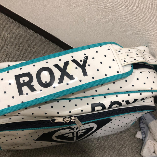 Roxy(ロキシー)のROXYエナメルバッグ スポーツ/アウトドアのスポーツ/アウトドア その他(その他)の商品写真