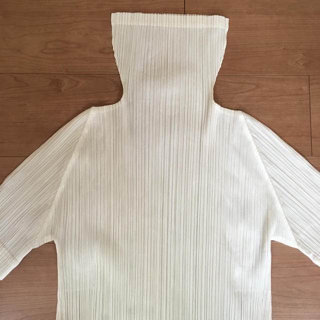 PLEATS PLEASE ISSEY MIYAKE(プリーツプリーズイッセイミヤケ)のプリーツプリーズ  トップス  サイズ3 レディースのトップス(カットソー(半袖/袖なし))の商品写真