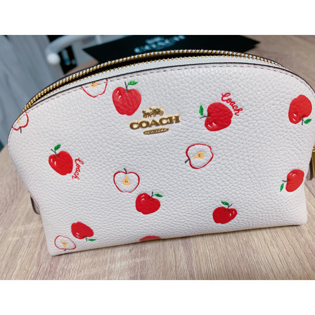 COACHポーチ♡新作アップルプリント