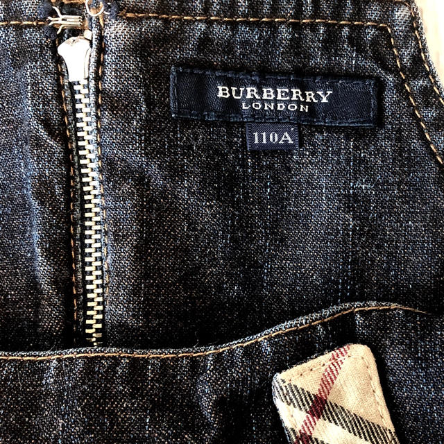 BURBERRY(バーバリー)の【美品】★バーバリー★BURBERRY★デニムワンピ★110A キッズ/ベビー/マタニティのキッズ服女の子用(90cm~)(ワンピース)の商品写真