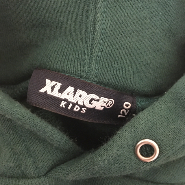 XLARGE(エクストララージ)のXLARGE  フーディ　パーカー　120㎝ キッズ/ベビー/マタニティのキッズ服男の子用(90cm~)(Tシャツ/カットソー)の商品写真