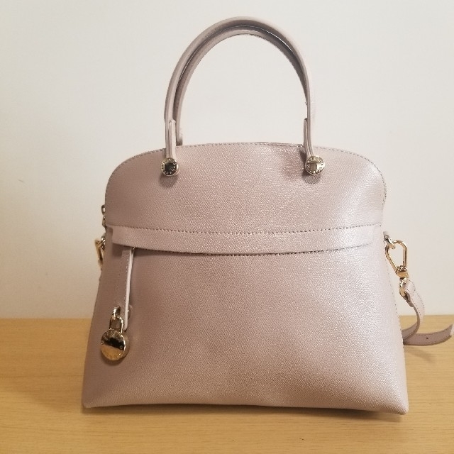 FURLA　ハンドバッグ　ハイパー　M