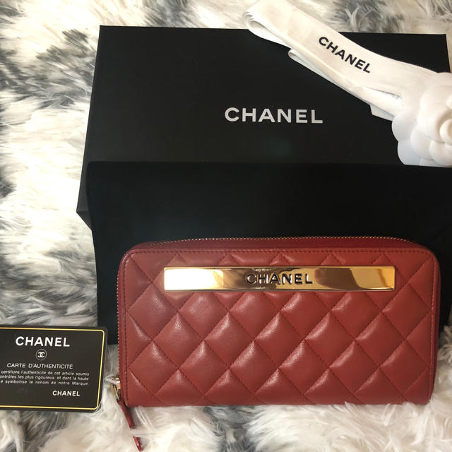 CHANEL 財布 赤