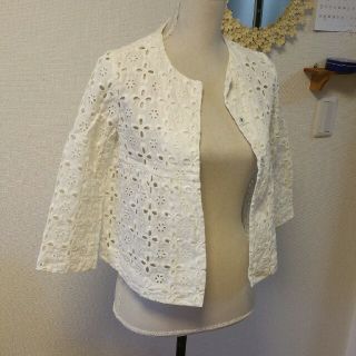 ドレステリア(DRESSTERIOR)のドレステリア　白の刺繍ジャケット(ノーカラージャケット)