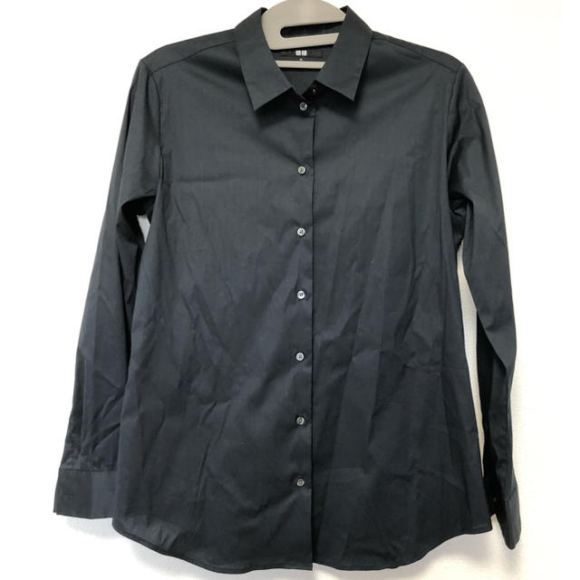 UNIQLO(ユニクロ)のユニクロ　ブラックシャツ　シャツ レディースのトップス(シャツ/ブラウス(長袖/七分))の商品写真