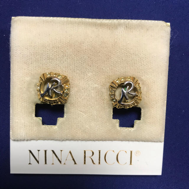 NINA RICCI(ニナリッチ)の★値下★Nina Ricci / ニナリッチ ロゴ イヤリング クリップタイプ レディースのアクセサリー(イヤリング)の商品写真