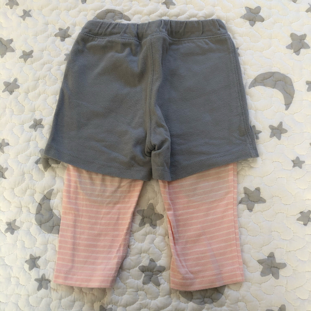 babyGAP(ベビーギャップ)のbaby Gap  ボーダーパンツ　サイズ90 キッズ/ベビー/マタニティのキッズ服女の子用(90cm~)(パンツ/スパッツ)の商品写真