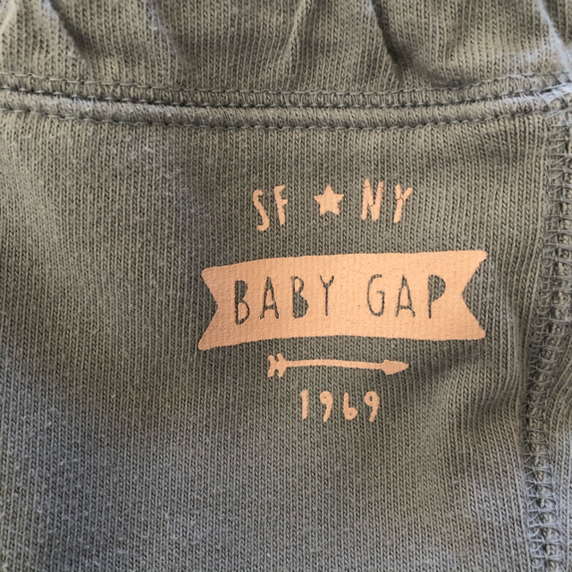 babyGAP(ベビーギャップ)のbaby Gap  ボーダーパンツ　サイズ90 キッズ/ベビー/マタニティのキッズ服女の子用(90cm~)(パンツ/スパッツ)の商品写真